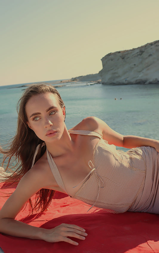 COLETTE – Bej Boyundan Bağlamalı Dantelli Pötikare Korse