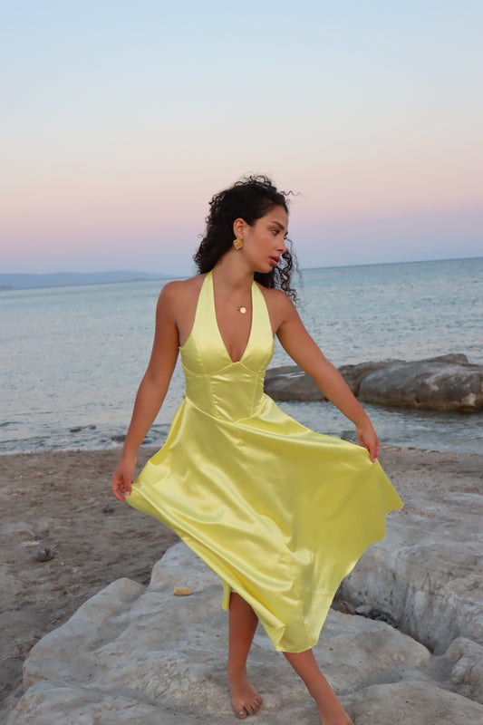 VELVETTA – Yağ Sarısı Deri Desenli Saten Elbise